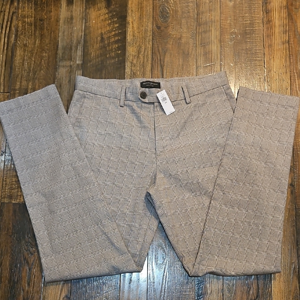 New! Banana Republic Women's Taupe Plaid ‎ Straight Leg Trousers. 32/36